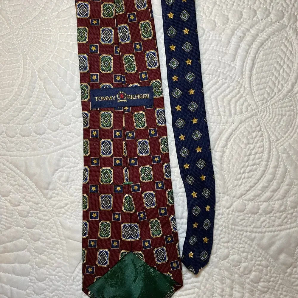 Tommy Hilfiger Men's Burgundy Silk Neck Tie Geometric Medallion Pattern 56